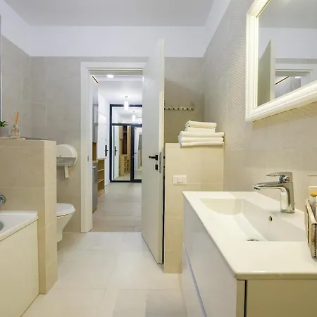 Red Luxury On 마마이아