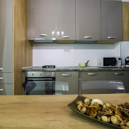 Red Luxury On Apartment Mamaia