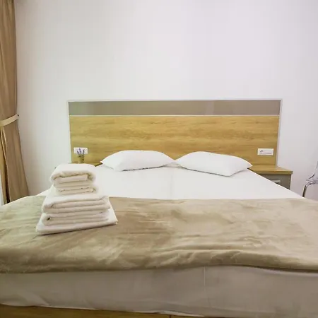 Apartment Red Luxury On Mamaia