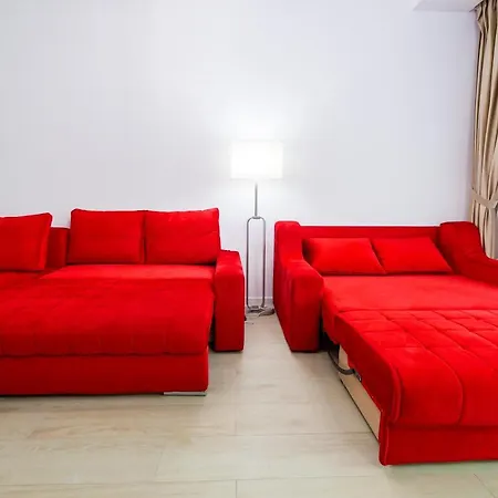 Red Luxury On Mamaia