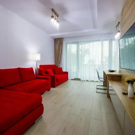 Red Luxury On Mamaia
