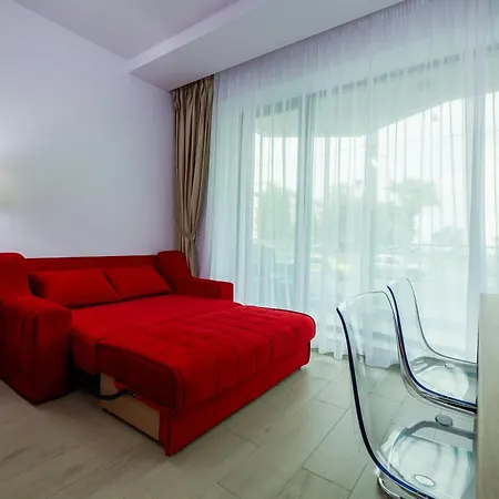 Red Luxury On Apartment *